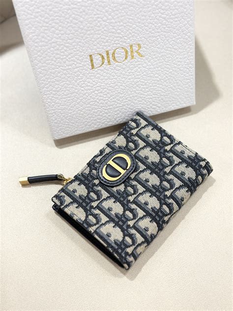 dior montaigne wallet